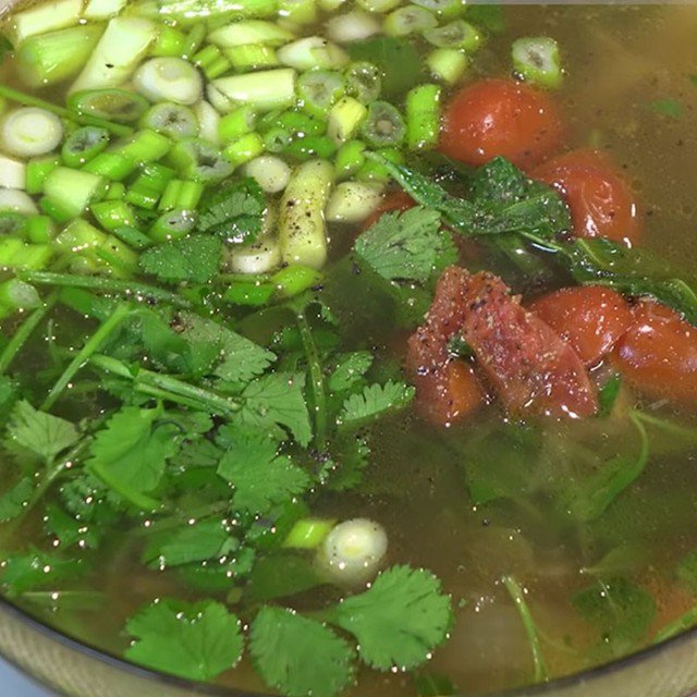 Món canh thịt bò rau răm