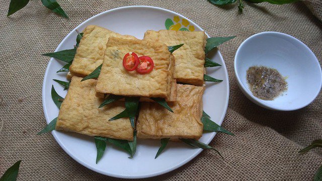 Thành phẩm đậu phụ hấp rau răm hấp dẫn.