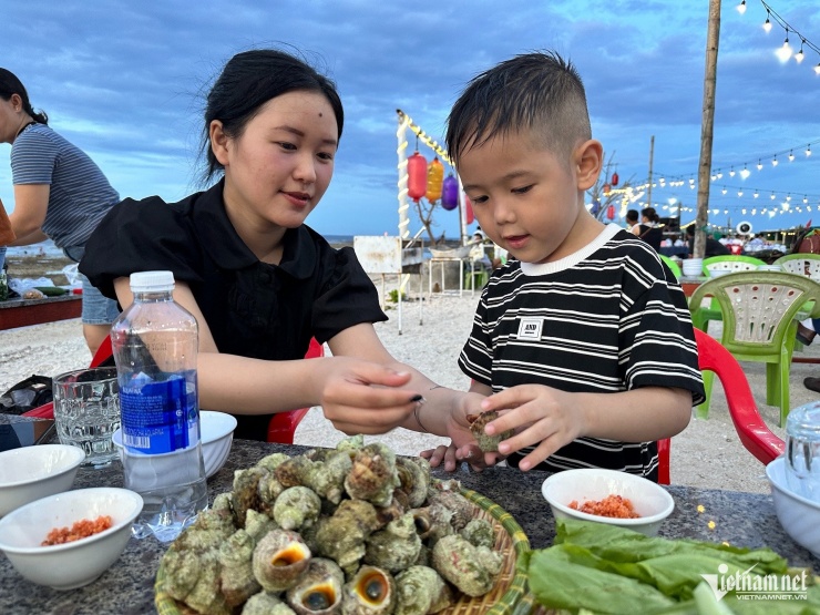 Ốc cừ là một trong những món hải sản du khách nên thưởng thức khi tới Lý Sơn