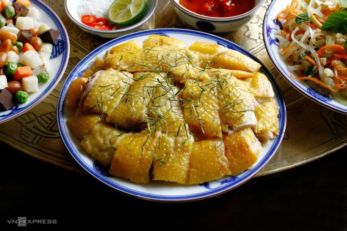 Bí quyết để gà luộc thơm ngon.