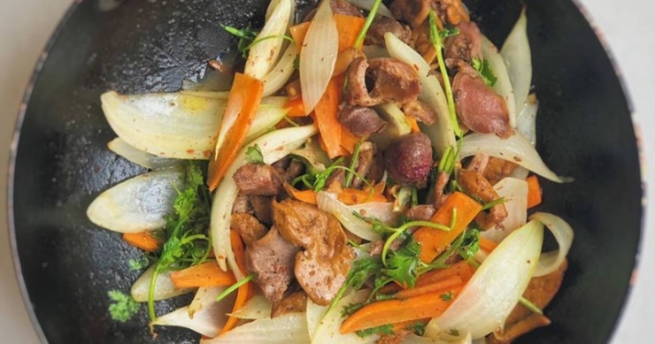 Tim gà xào hành tây