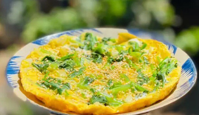 Món trứng chiên hành tây thơm ngon.