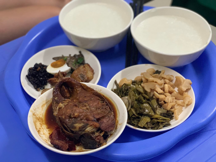 Cháo chã là món ăn quen thuộc ở Quảng Ninh. Ảnh: Nguyen Anh Quyen