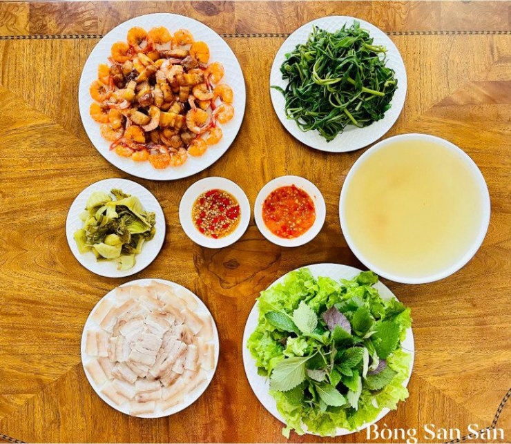 Mâm cơm Việt đơn giản nhưng đầy yêu thương của gia đình diễn viên nổi tiếng giữa nước ngoài - 7