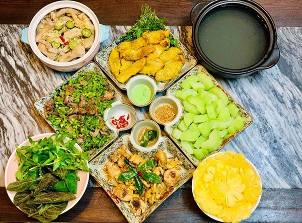 Mâm cơm Việt đơn giản nhưng đầy yêu thương của gia đình diễn viên nổi tiếng giữa nước ngoài - 11