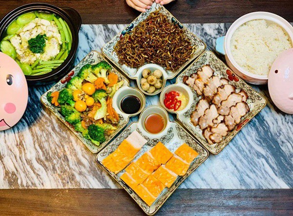 Mâm cơm Việt đơn giản nhưng đầy yêu thương của gia đình diễn viên nổi tiếng giữa nước ngoài - 12