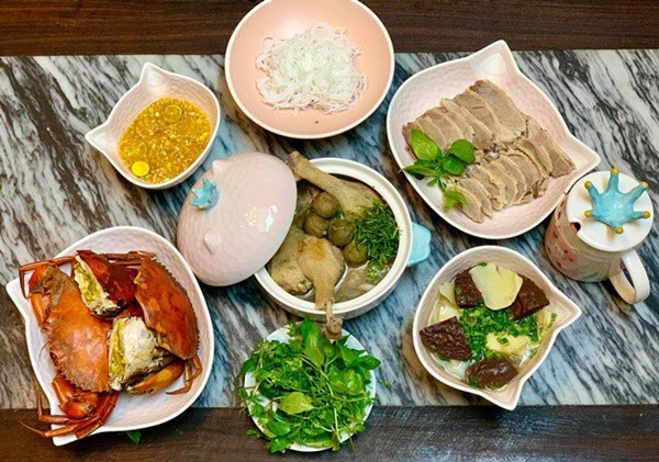 Mâm cơm Việt đơn giản nhưng đầy yêu thương của gia đình diễn viên nổi tiếng giữa nước ngoài - 13