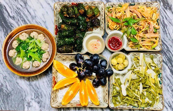 Mâm cơm Việt đơn giản nhưng đầy yêu thương của gia đình diễn viên nổi tiếng giữa nước ngoài - 14