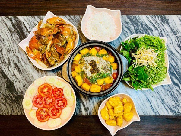 Mâm cơm Việt đơn giản nhưng đầy yêu thương của gia đình diễn viên nổi tiếng giữa nước ngoài - 15