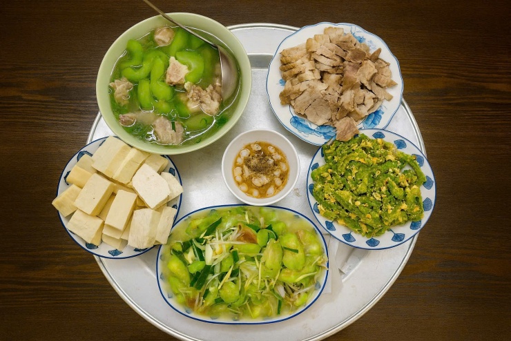 Bữa cơm gia đình giàu protein tăng đề kháng mùa thu.