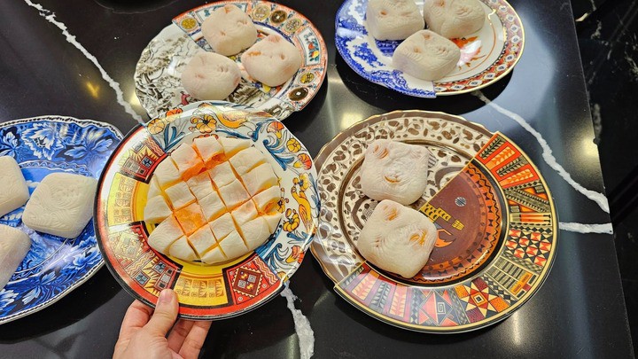 Mẹ đảm tự làm món bánh dẻo thị phi tại nhà.