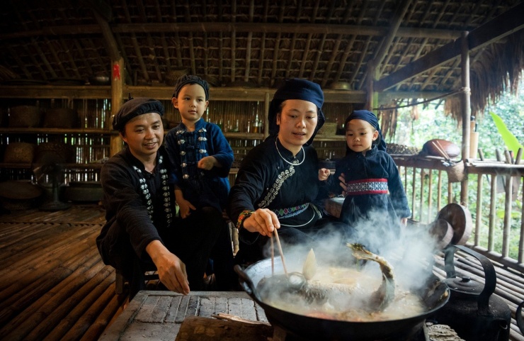 Cá chép om bỗng rượu. Ảnh: Ẩm thực Thái Hải