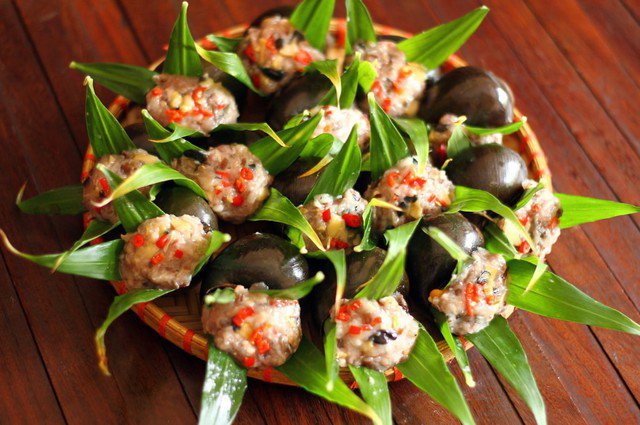 Ốc nhồi thịt hấp lá gừng - Món ăn tinh tế