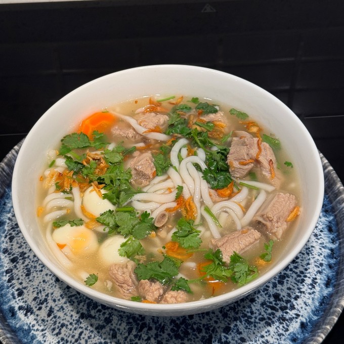 Nước lèo từ gạch cua và nước lèo từ xương
