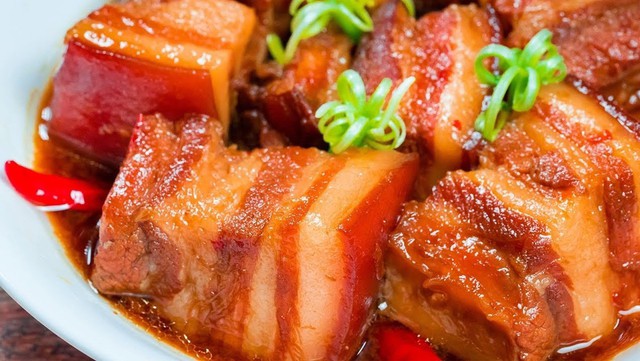 Thịt ba chỉ kho mía có mùi thơm, ăn ngọt vị