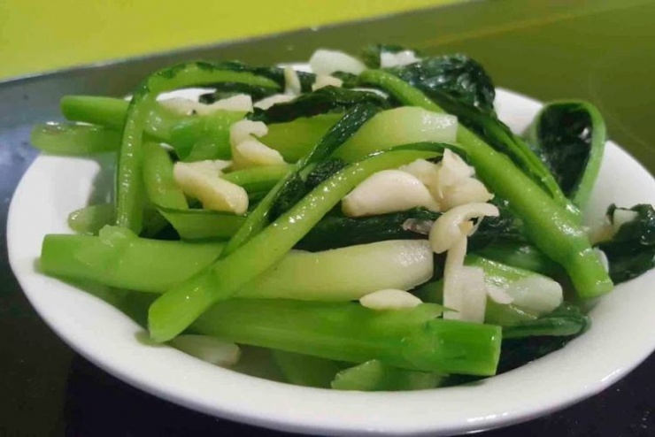 Cải bẹ xanh xào tỏi