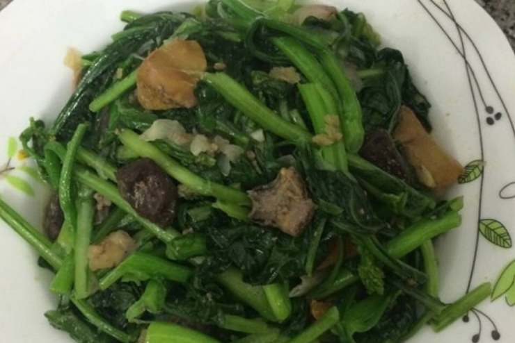 Cải bẹ xanh xào lòng