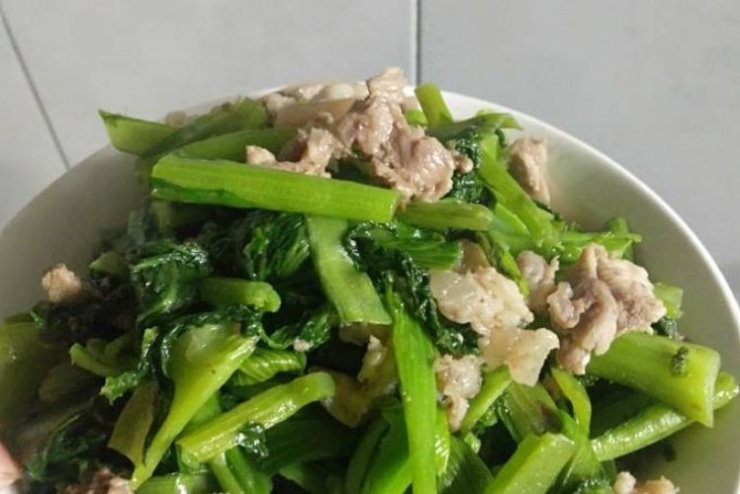 Cải bẹ xanh xào thịt