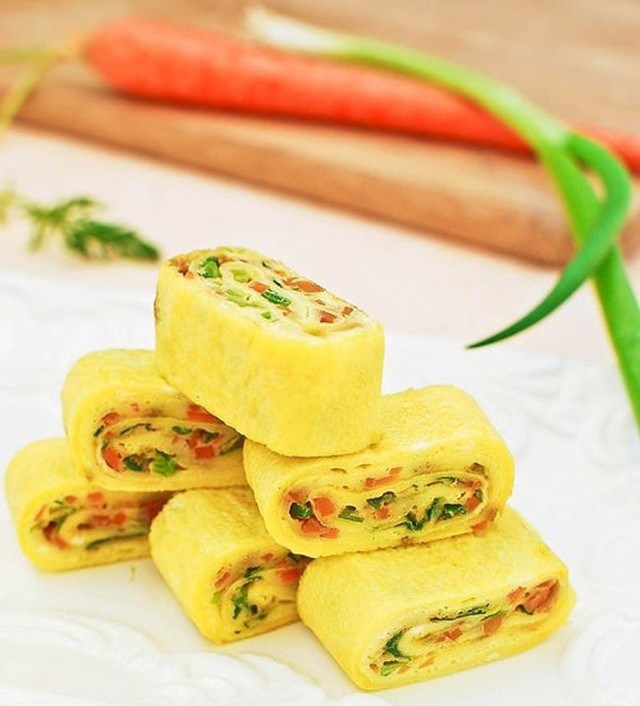 Món trứng cuộn rau củ đơn giản nhưng đầy dinh dưỡng.
