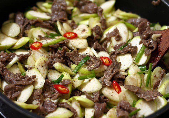 Món củ niễng xào thịt bò thơm ngon