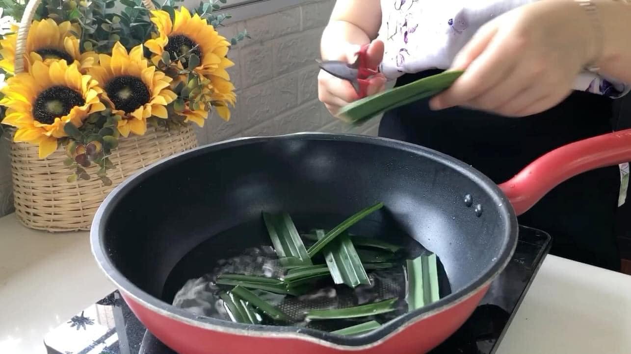 Nấu lá dứa