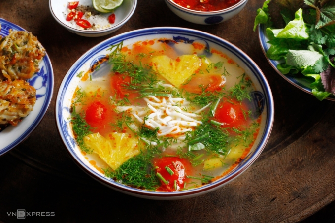 Canh chua cá ngần.
