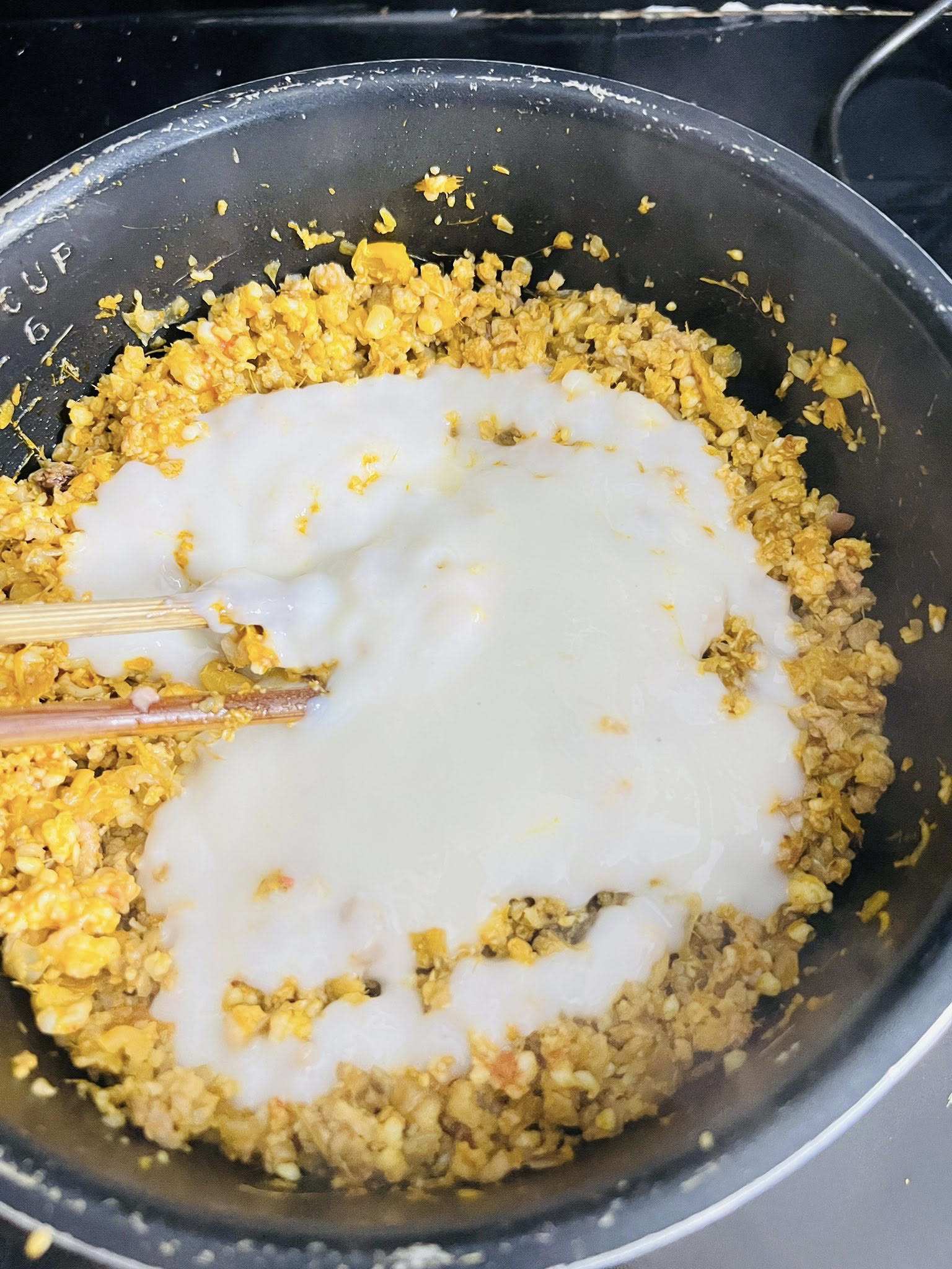 Nấu hỗn hợp nước chấm