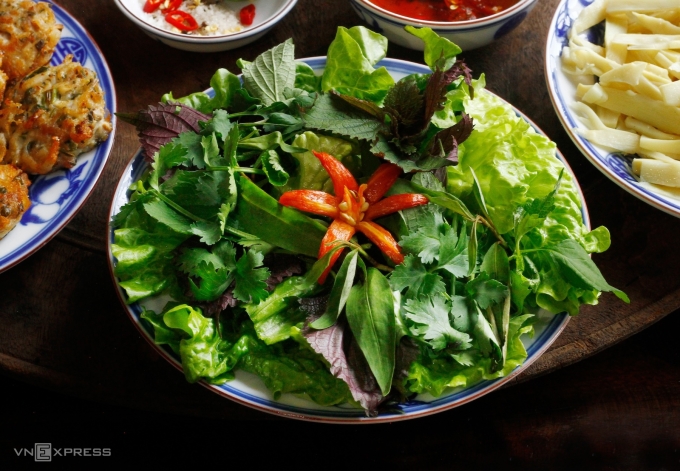 Mâm cơm dân dã ngày hè với cá ngần - 3