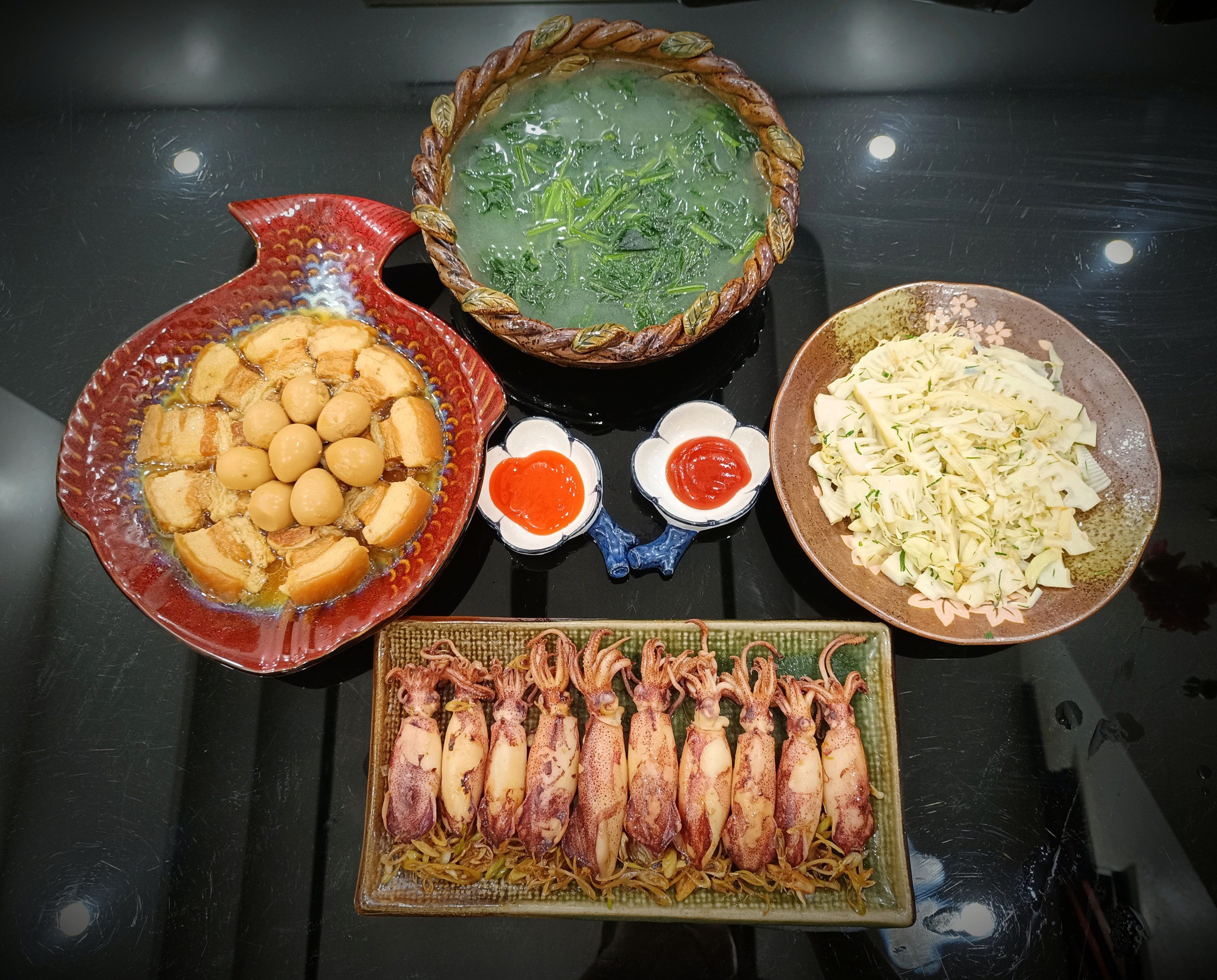 Mực rim mắm - Thịt kho tàu - Măng xào - Canh rau cải