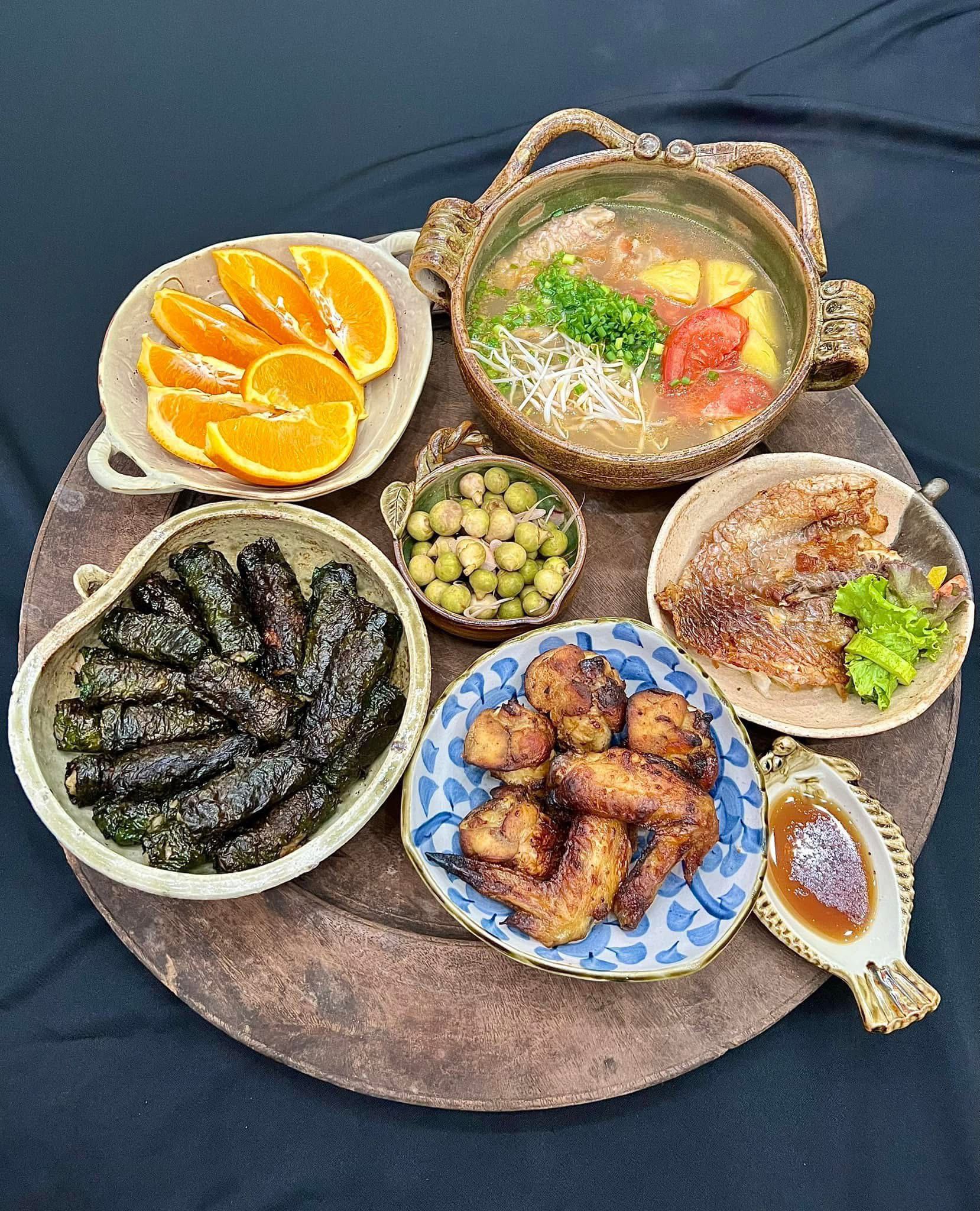 Chả lá lốt - Cánh gà nướng mật ong - Canh cá nấu chua