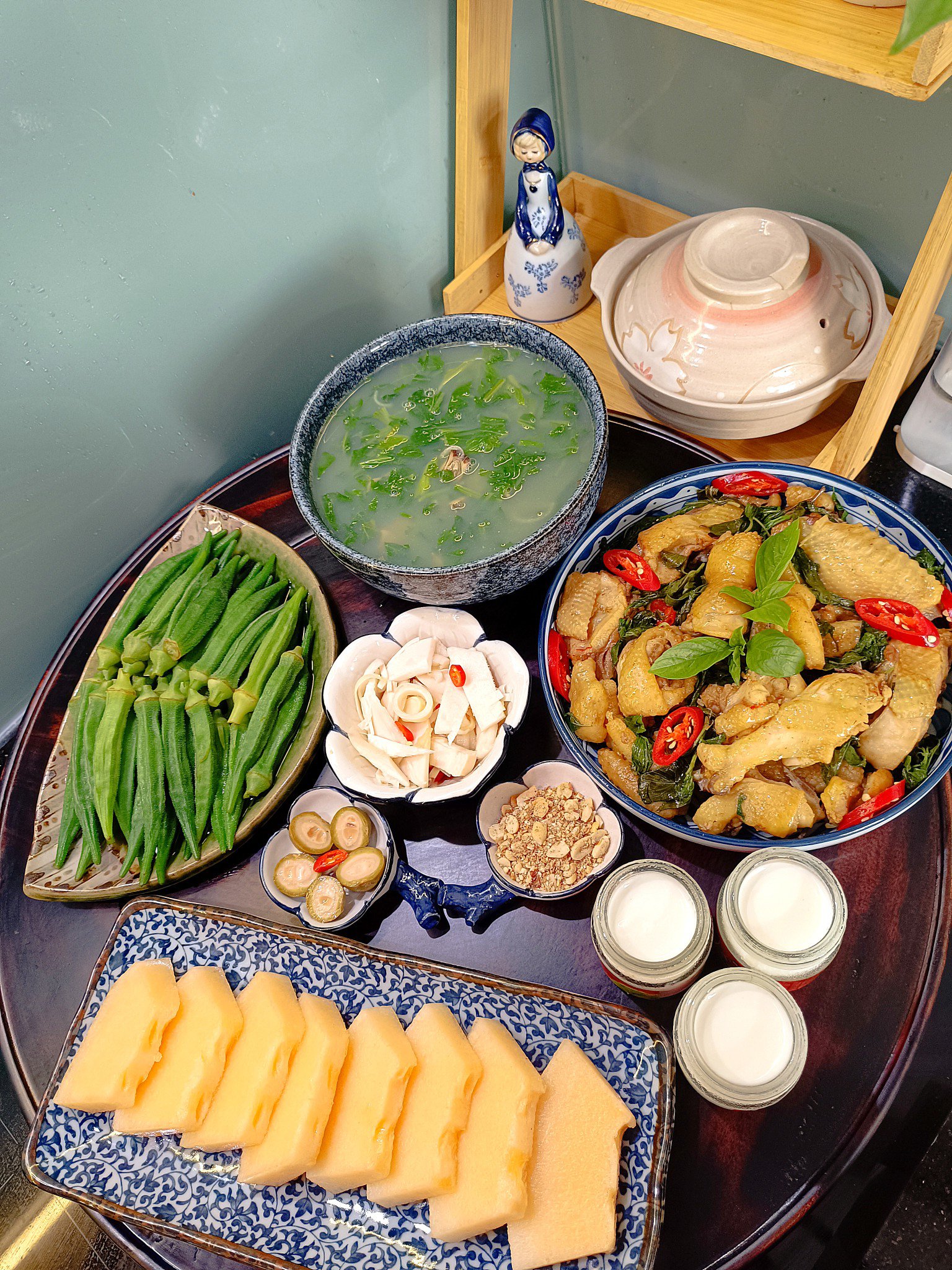 Canh rau cải nấu trai trai - Đậu bắp luộc - Gà xào rau húng quế - Măng chua - Sấu ngâm mắm - Sữa chua, dưa vàng