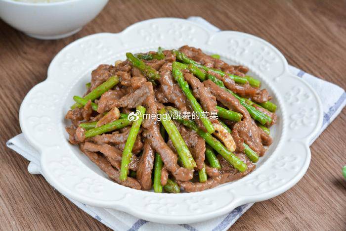 Bò Xào Măng Tây