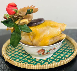 ảnh 1 mẹo luộc gà không bị thâm cổ.jpg