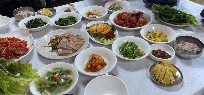 Mâm cơm truyền thống Hàn Quốc: Sự phong phú khiến người lười rửa bát phải chạy xa - 8