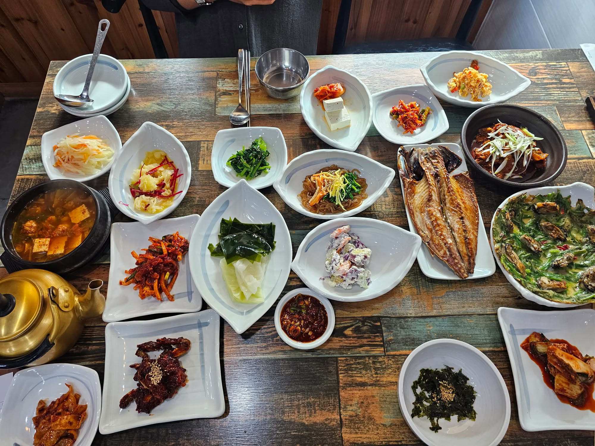Mâm cơm truyền thống Hàn Quốc: Sự phong phú khiến người lười rửa bát phải chạy xa - 6