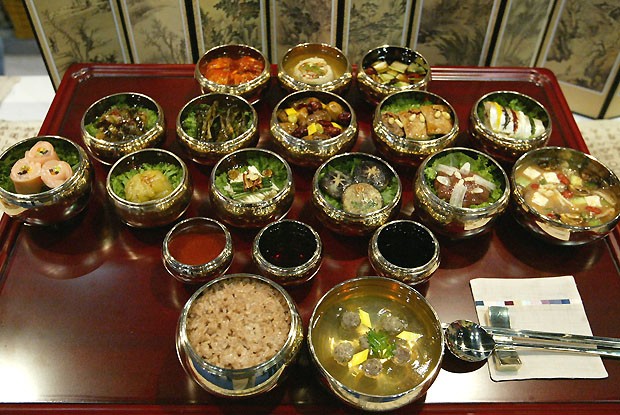 Mâm cơm truyền thống Hàn Quốc: Sự phong phú khiến người lười rửa bát phải chạy xa - 7