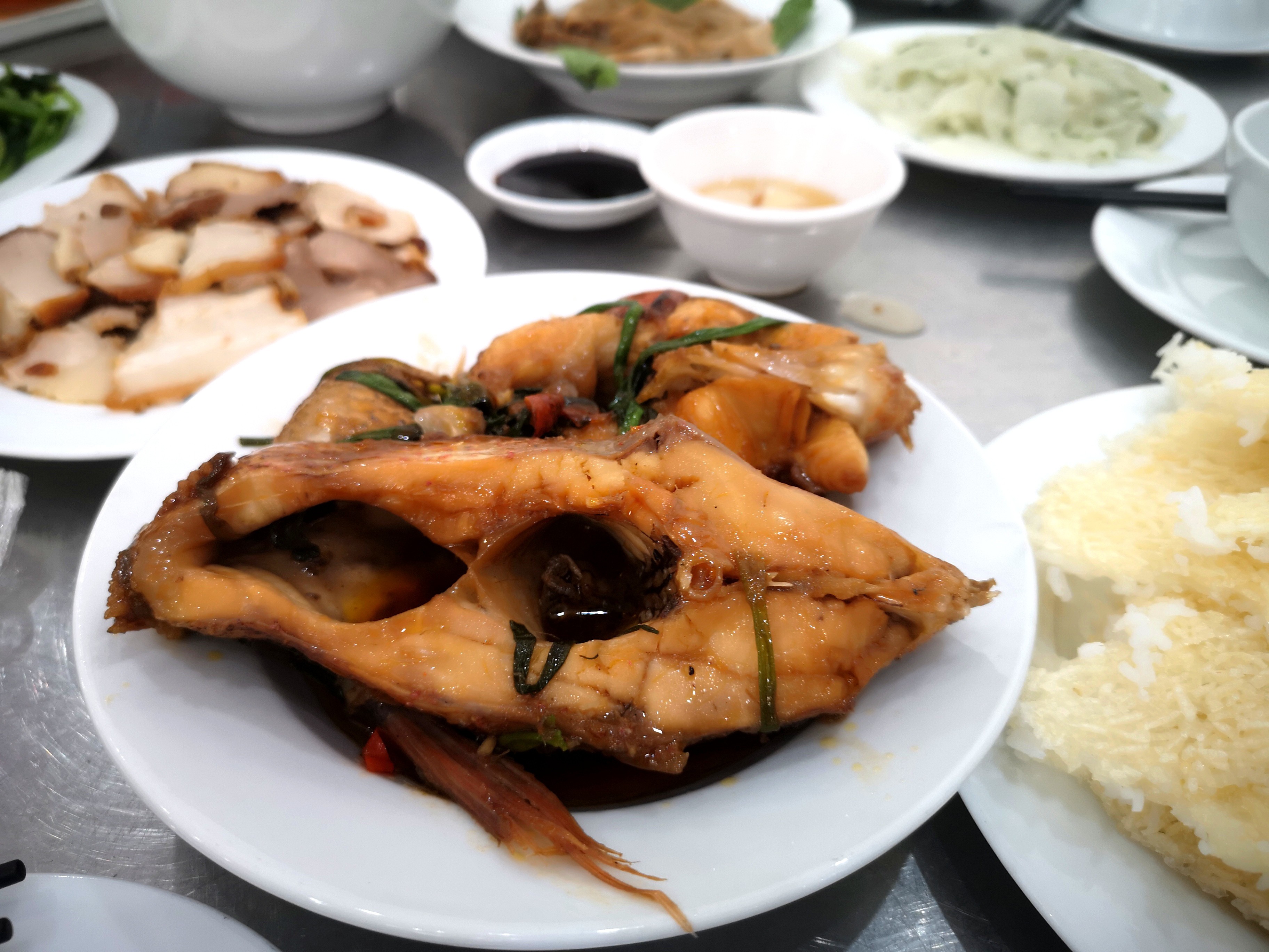 Cá hồng kho tiêu